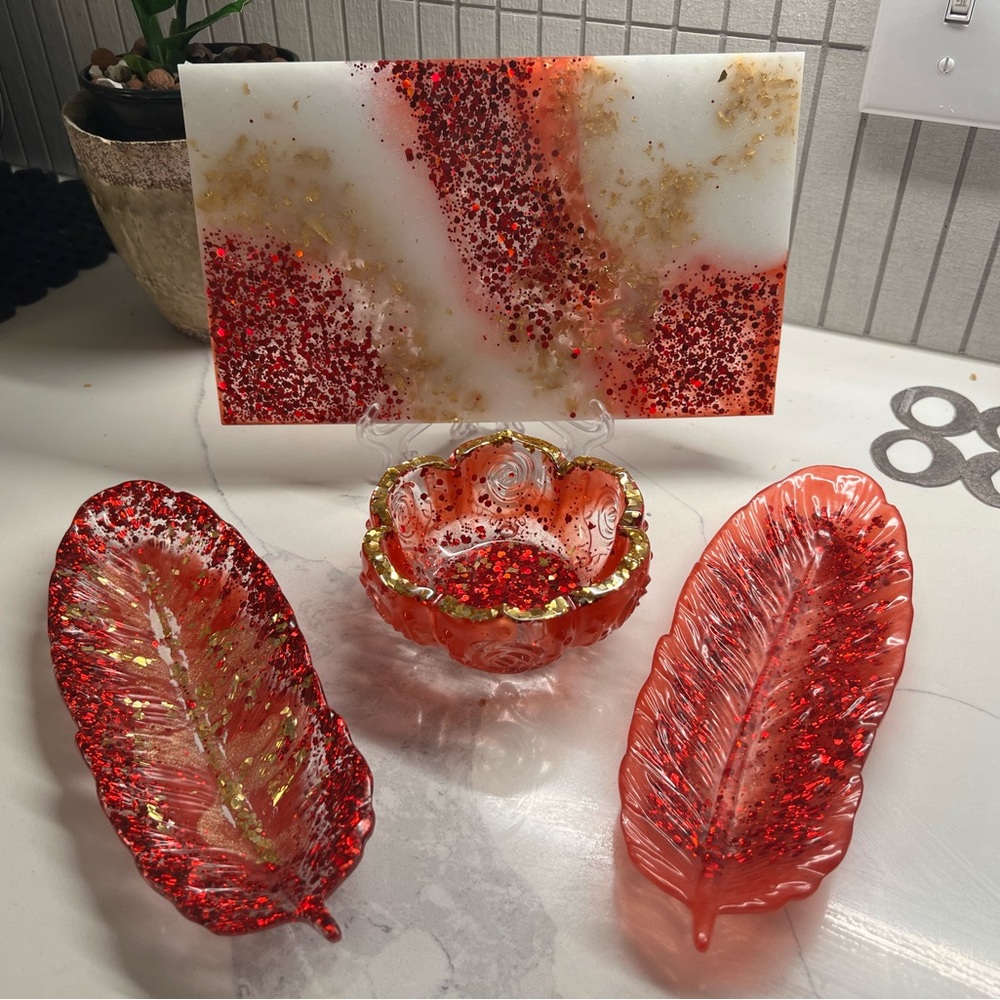 Vibrant Cat Figurines and Candle Holders - Picture 4 of 12